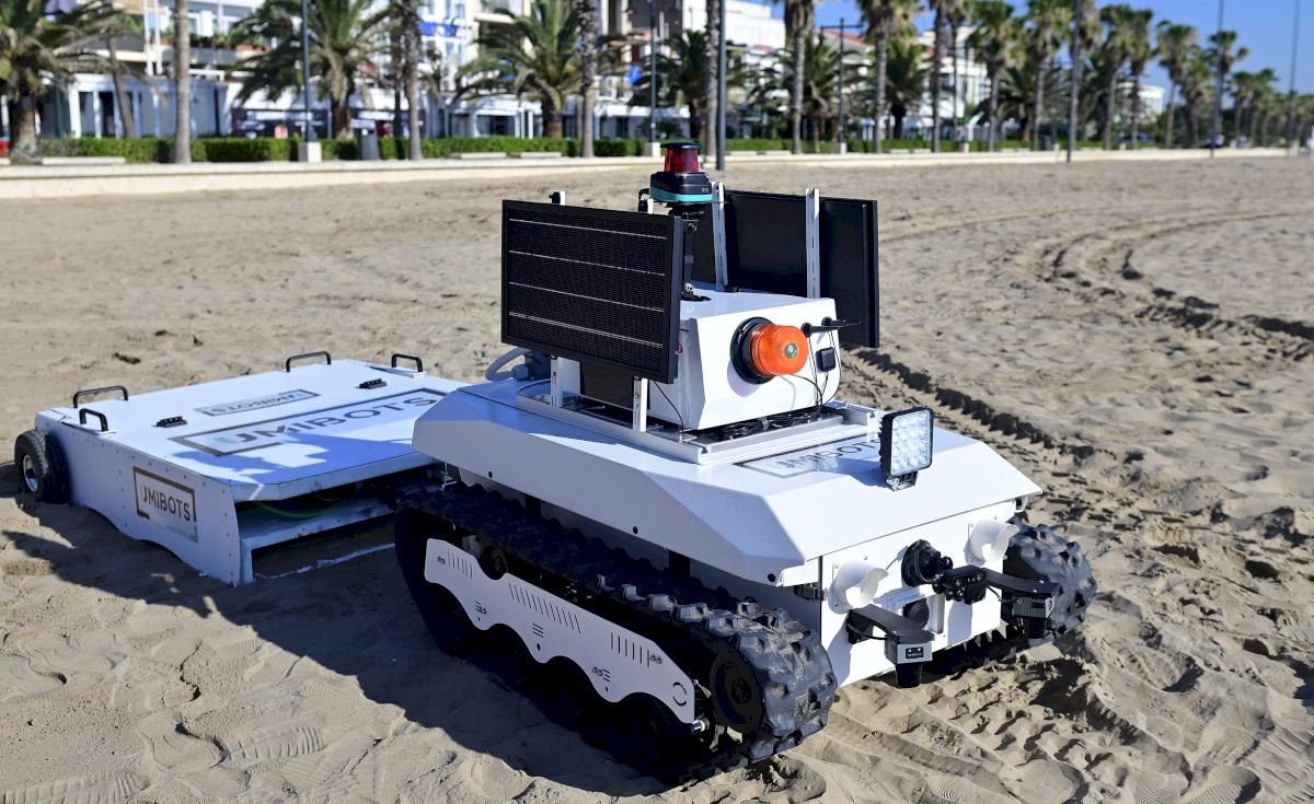 Valencia Introduces PlatjaBot: Revolutionary Beach Cleaning Robot ...